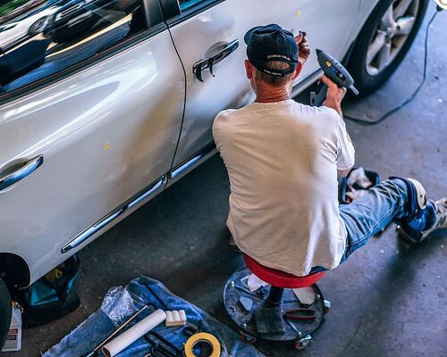 mechanic-car-stall-man