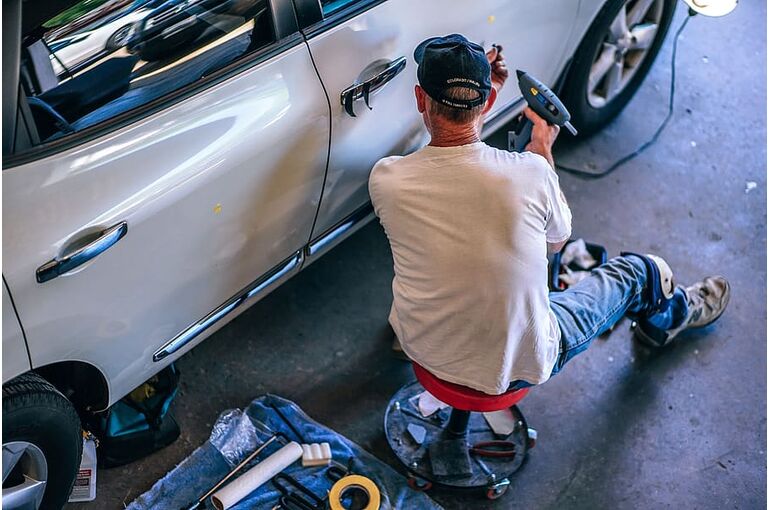 mechanic-car-stall-man