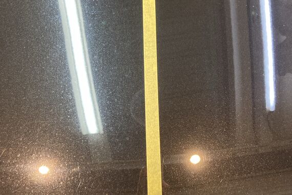 ボンネット　研磨作業