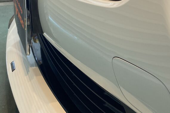 フロントバンパーグリル周り