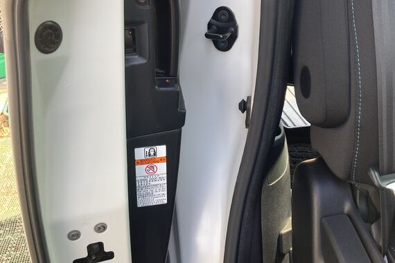 スライドドア内側