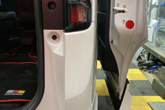 スライドドア内側