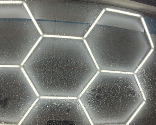 ガラスに付着している油膜